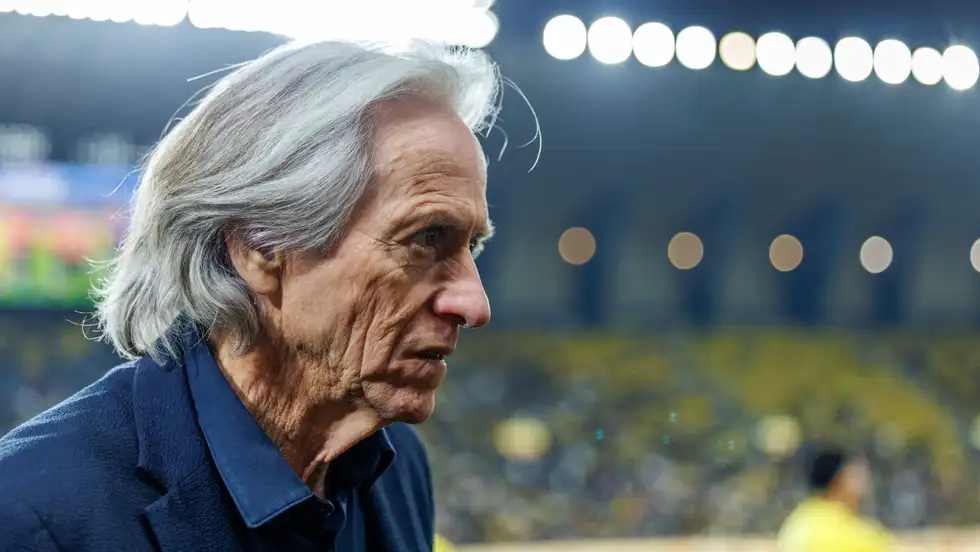 عاجل.. تسريبات صحفية تكشف عن اتفاق بين جيسوس ورونالدو للرحيل عن النصر بسبب بند في العقود الجديدة