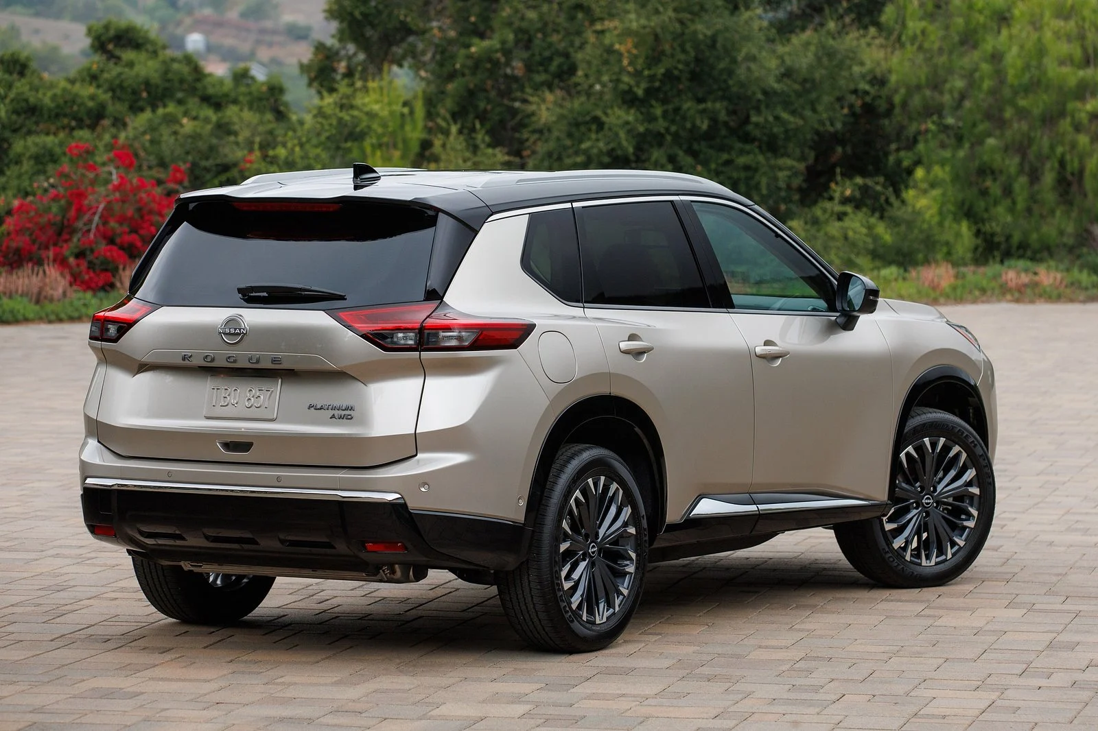 مميزات وعيوب ومواصفات نيسان اكستريل 2024 في السعودية كاش وتقسيط