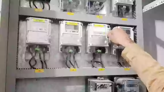 كم غرامة العبث أو اتلاف عداد قياس الكهرباء للمنازل او المحلات في السعودية 1445؟