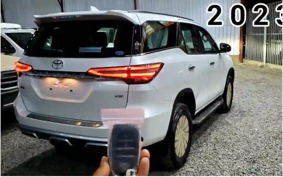 سعر تويوتا فورتشنر 2024 الجديد كاش وتقسيط في عروض عبد اللطيف جميل